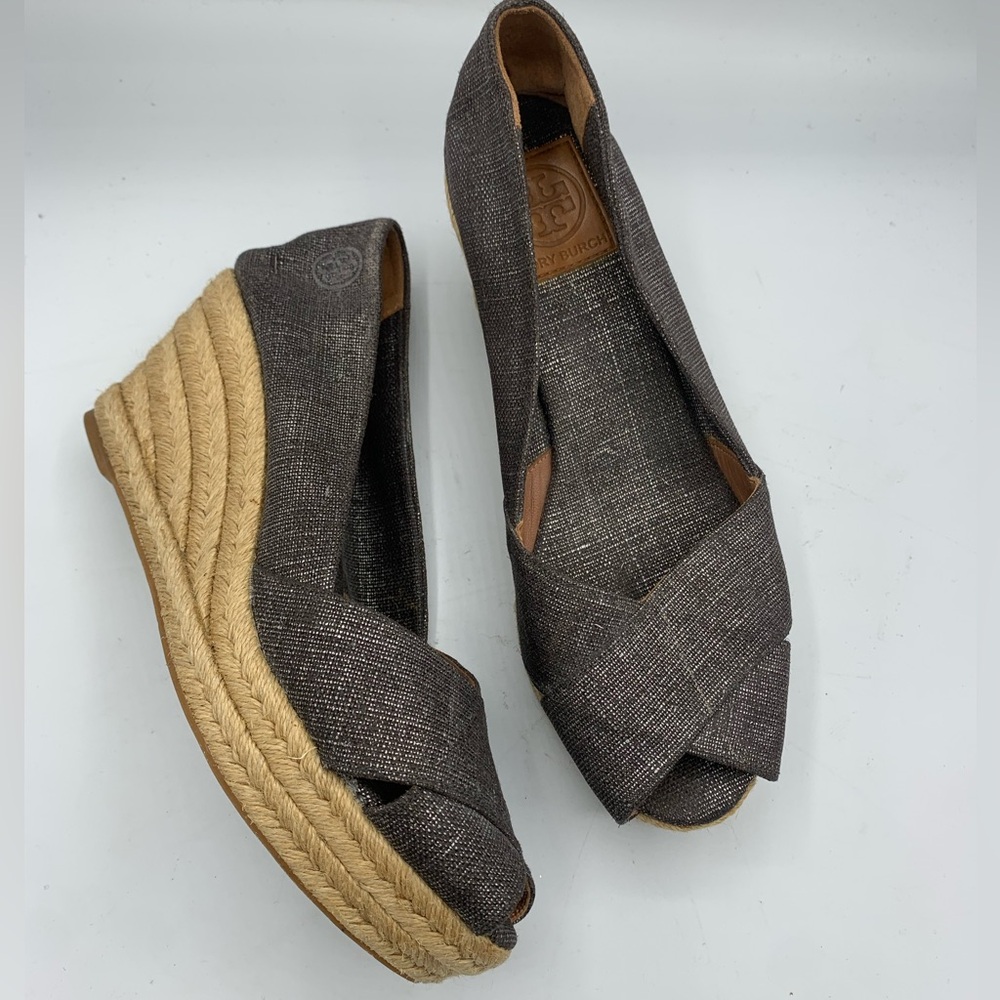 Tory Burch Flipa wedge size 10B shimmer Linen metallic thread